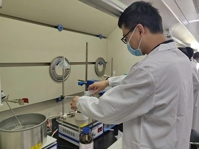 Quins són els 5 productes químics industrials?